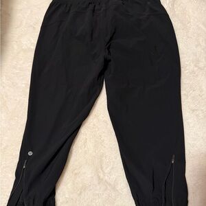 Women’s lululemon Black Cropped Athletic Pants